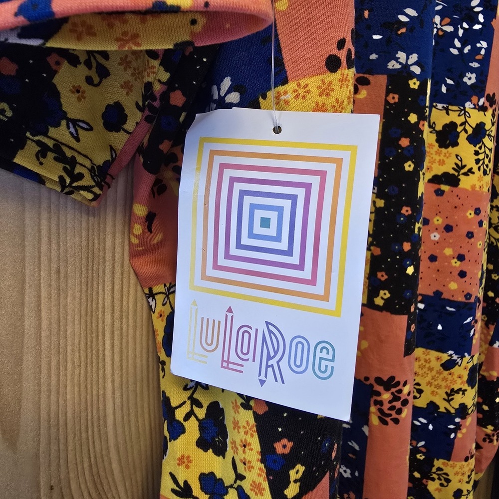 LuLaRoe Women's 3XL Top NWT Abstract Floral Geometric Print High-Low Hem - Picture 3 of 6
